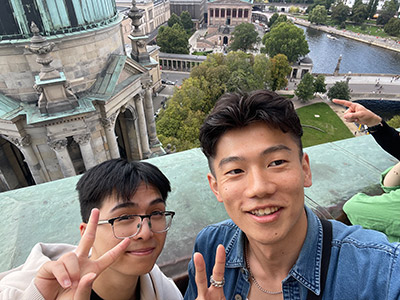 ドイツ人の友達とベルリン大聖堂に行きました。