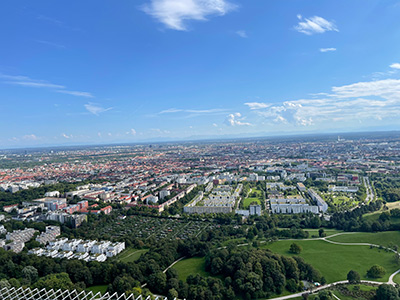 オリンピックタワーという、ミュンヘン市内で最も高い建築物の展望台からの写真です。