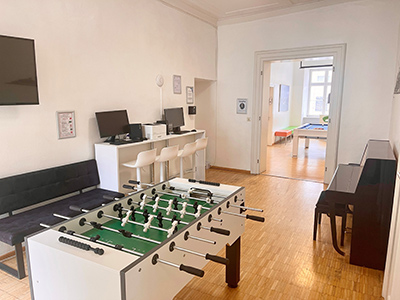 学校内の学生ラウンジ