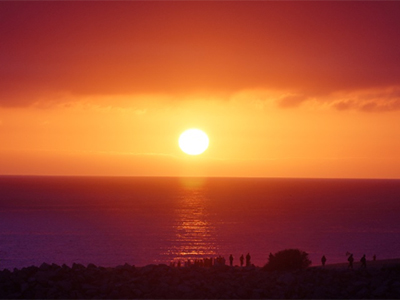 カルフォニアの夕陽は赤みがかっていてとても綺麗だった。