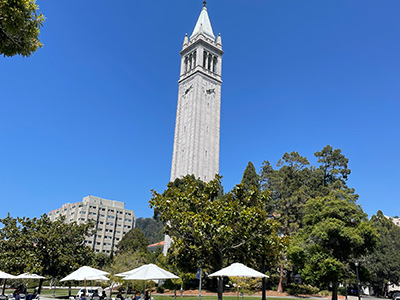 カリフォルニア大学バークレー校内にある塔。